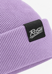 Ride or Stay Home Beanie Lavender – Detailansicht des RoSH-Webetiketts