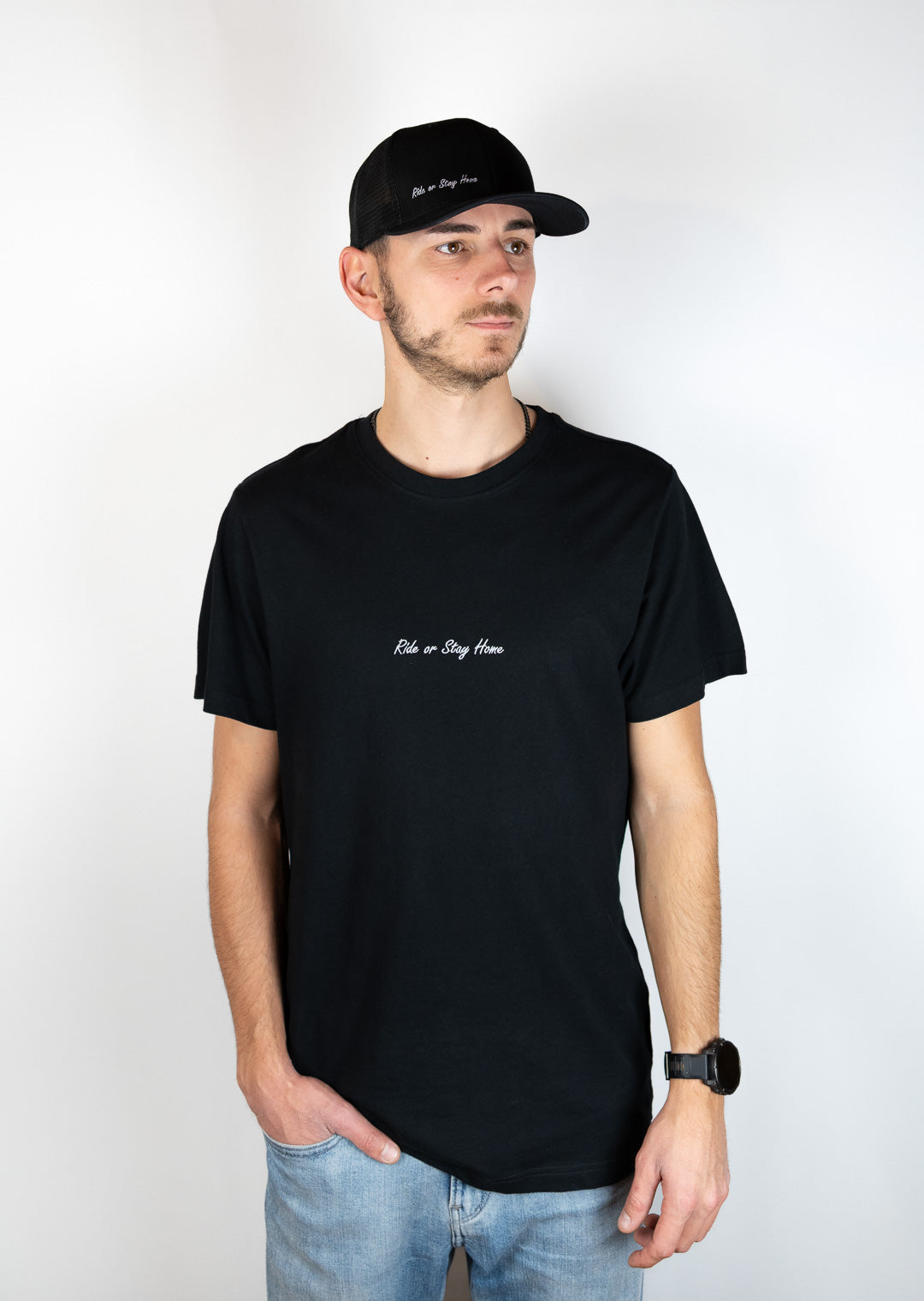 Ride or Stay Home Unisex Trucker Cap Classic Schwarz – Produktansicht 2