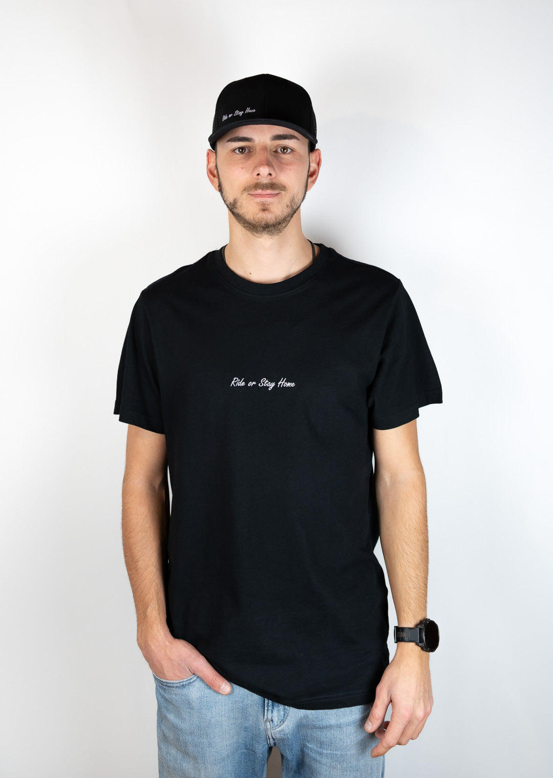 Ride or Stay Home Unisex Trucker Cap Classic Schwarz – Produktansicht 3