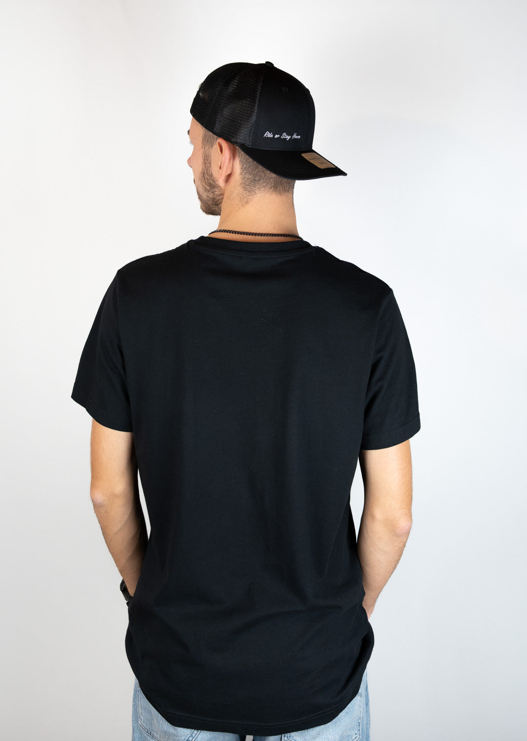 Ride or Stay Home Unisex Trucker Cap Classic Schwarz – Produktansicht 5