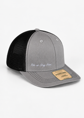Ride or Stay Home Unisex Trucker Cap - Classic Grau – Produktansicht ohne Model